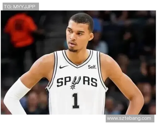 马刺教练组高度赞赏中国男篮队员拼搏精神，称赞其不屈不挠的奋斗意志